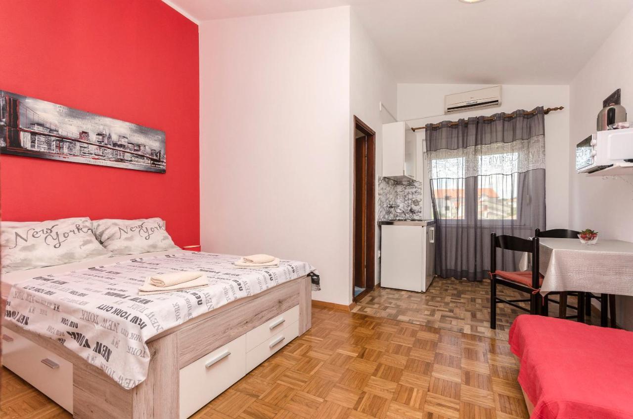 Apartment And Take It Easy Tribunj (Sibenik-Knin)