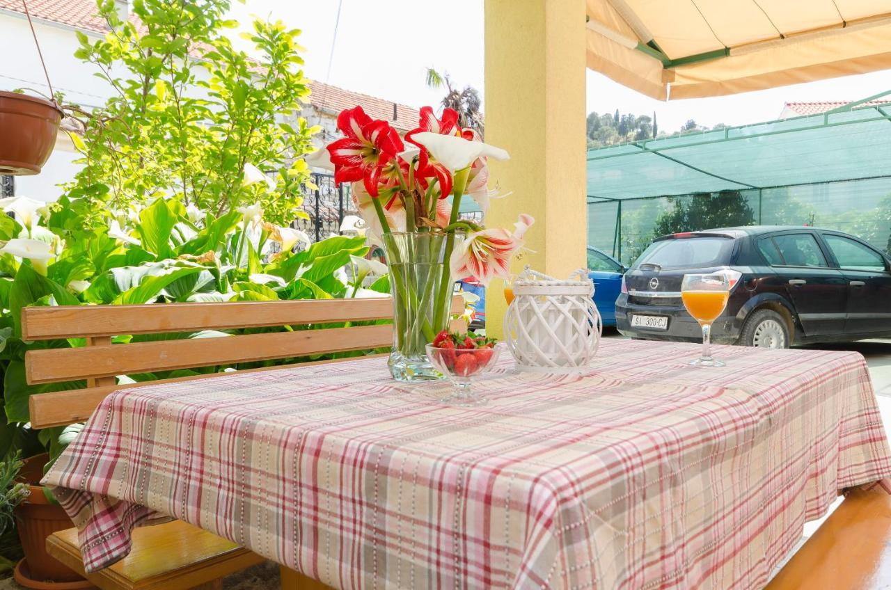 Apartma And Take It Easy Tribunj (Sibenik-Knin)