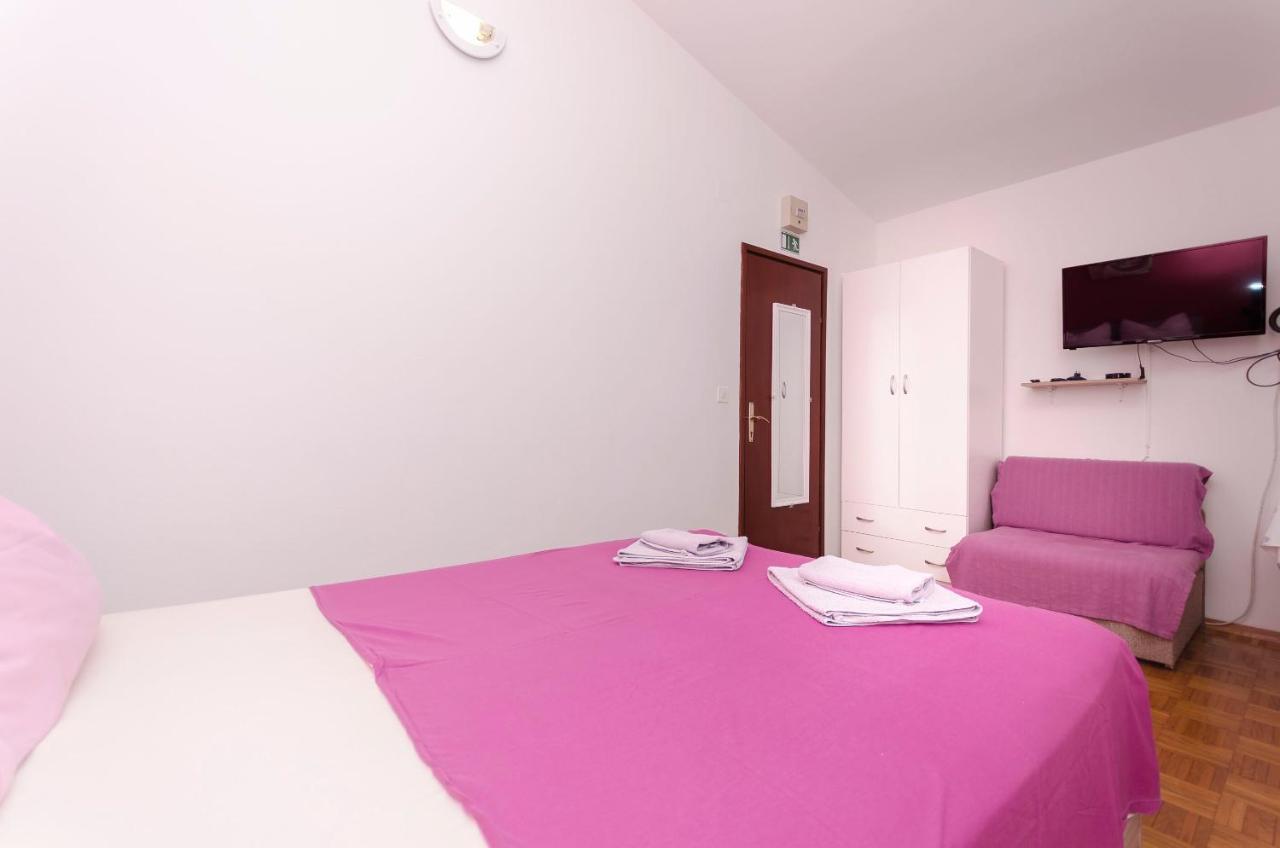 Apartma And Take It Easy *
