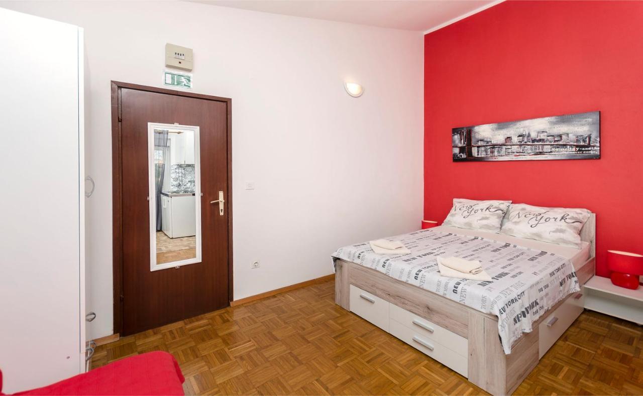 And Take It Easy Apartment *
