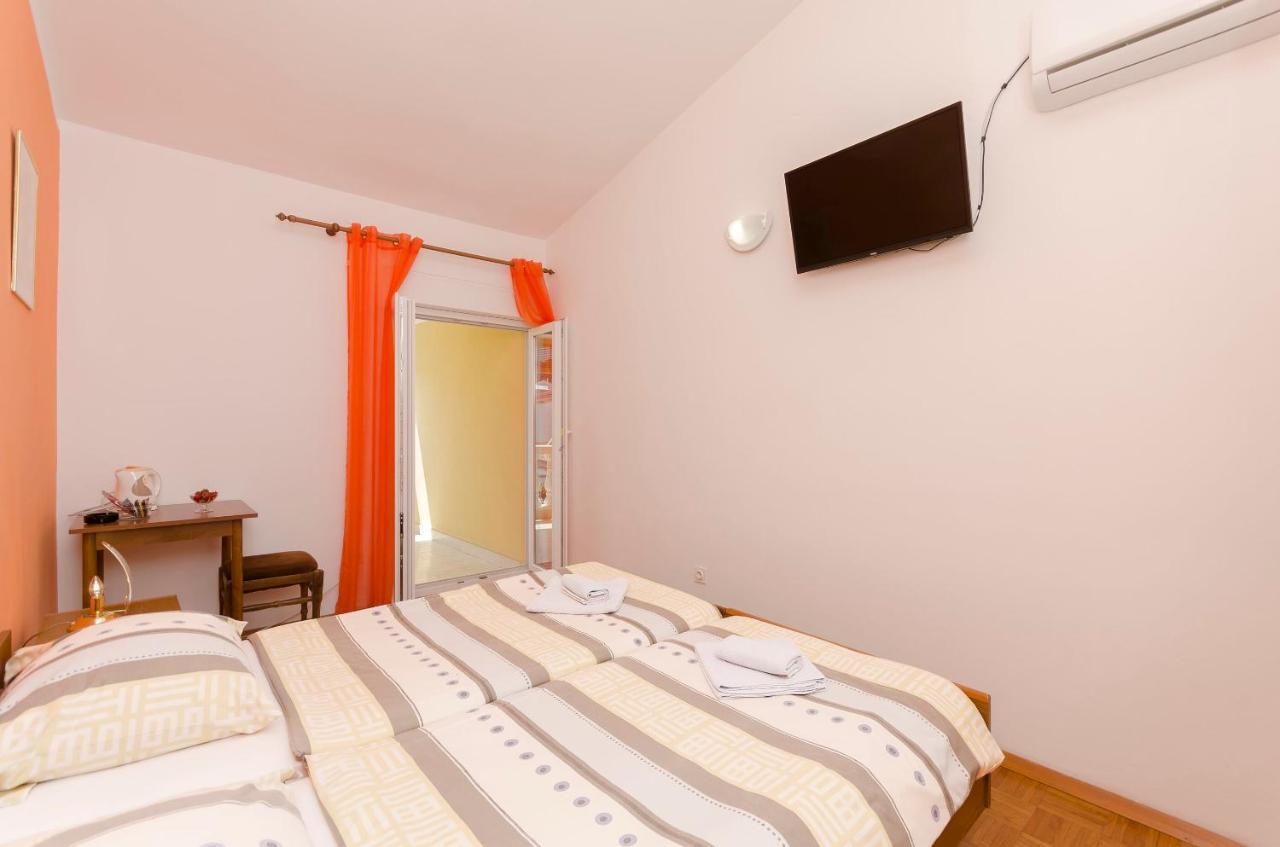 And Take It Easy Apartment *