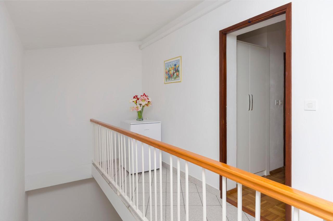 Apartment And Take It Easy Tribunj (Sibenik-Knin)